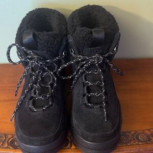 UGG Terretrail Black Lace-Up Boots size 7 brand new without box-never worn